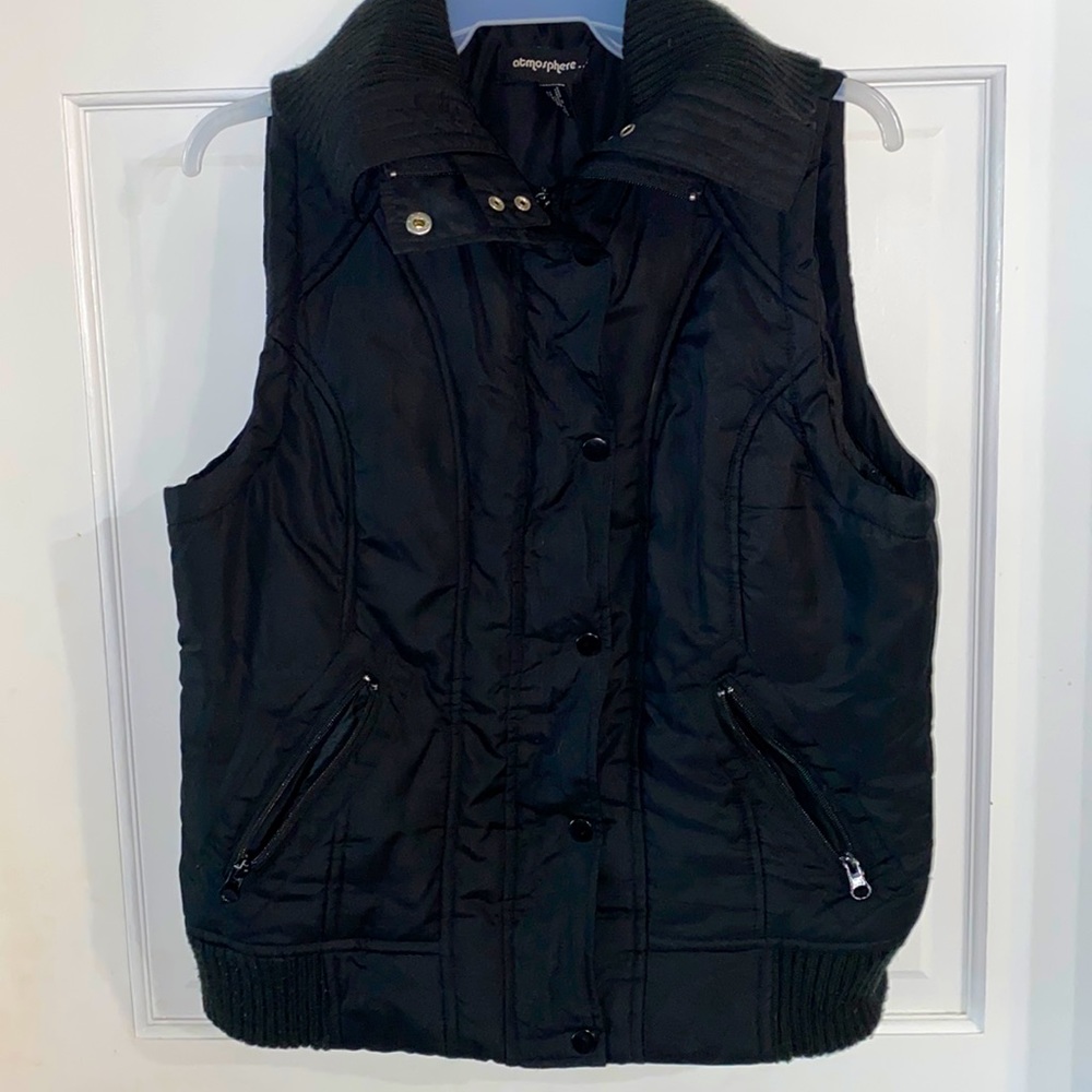Sporty black vest